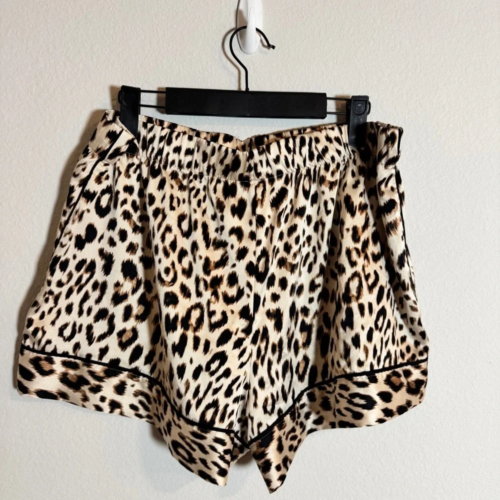 Victorias Secret Leopard Print Satin Pajama Shorts Tan Black Large Sleepwear - Picture 4 of 4